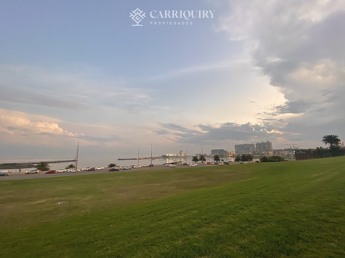 Apartamento ID.9928/Moderno-Apartamento-de-Tres-Dormitorios-en-Primera-Linea,-Playa-Brava - Puerto del Buceo, 3 cuartos, 2 suites, servicio, jardin, vista veleros.