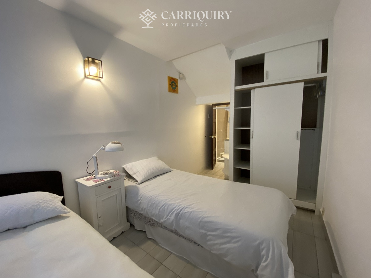 Apartamento ID.9928/Moderno-Apartamento-de-Tres-Dormitorios-en-Primera-Linea,-Playa-Brava - Puerto del Buceo, 3 cuartos, 2 suites, servicio, jardin, vista veleros.