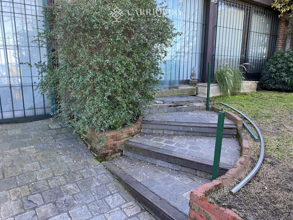 Apartamento ID.9928/Moderno-Apartamento-de-Tres-Dormitorios-en-Primera-Linea,-Playa-Brava - Puerto del Buceo, 3 cuartos, 2 suites, servicio, jardin, vista veleros.