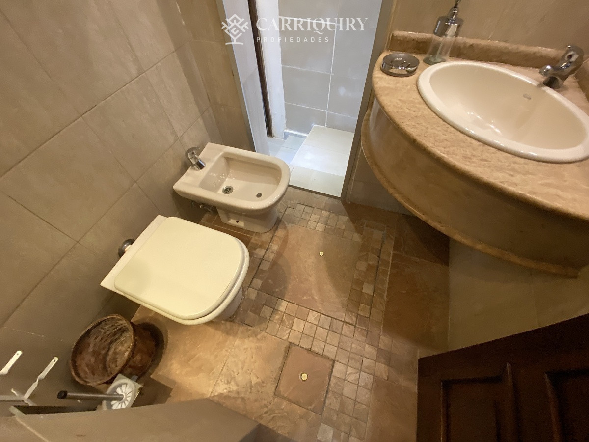 Apartamento ID.9928/Moderno-Apartamento-de-Tres-Dormitorios-en-Primera-Linea,-Playa-Brava - Puerto del Buceo, 3 cuartos, 2 suites, servicio, jardin, vista veleros.