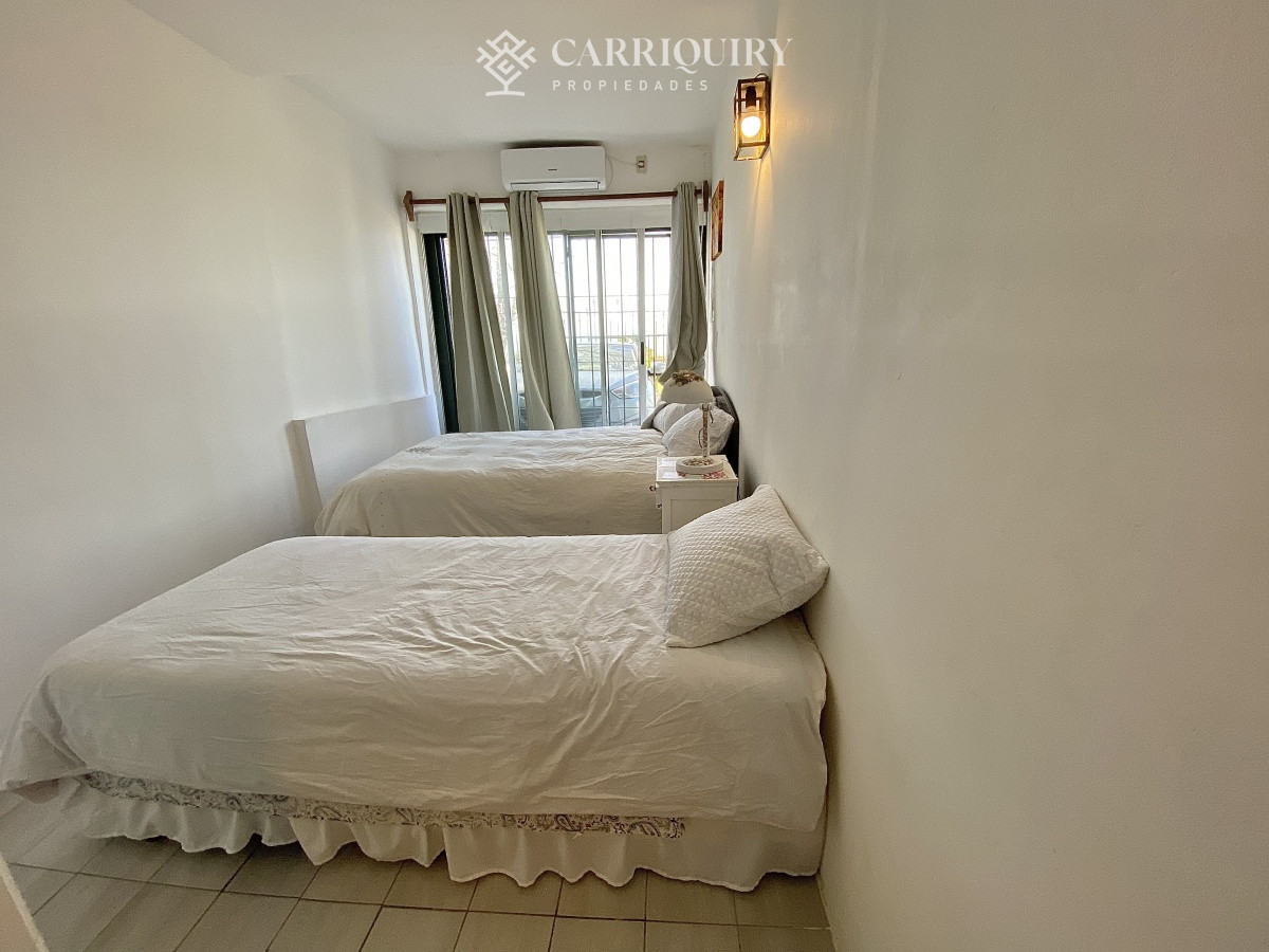 Apartamento ID.9928/Moderno-Apartamento-de-Tres-Dormitorios-en-Primera-Linea,-Playa-Brava - Puerto del Buceo, 3 cuartos, 2 suites, servicio, jardin, vista veleros.