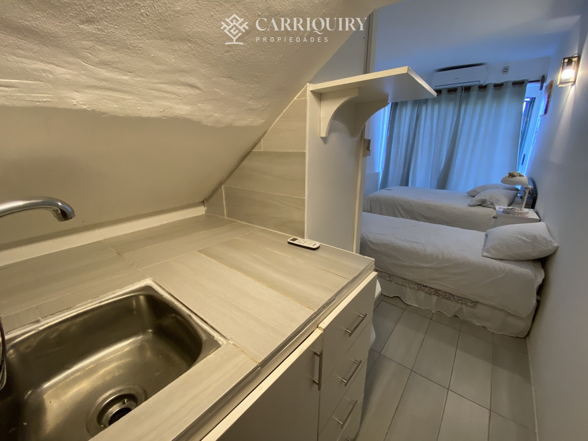 Apartamento ID.9928/Moderno-Apartamento-de-Tres-Dormitorios-en-Primera-Linea,-Playa-Brava - Puerto del Buceo, 3 cuartos, 2 suites, servicio, jardin, vista veleros.