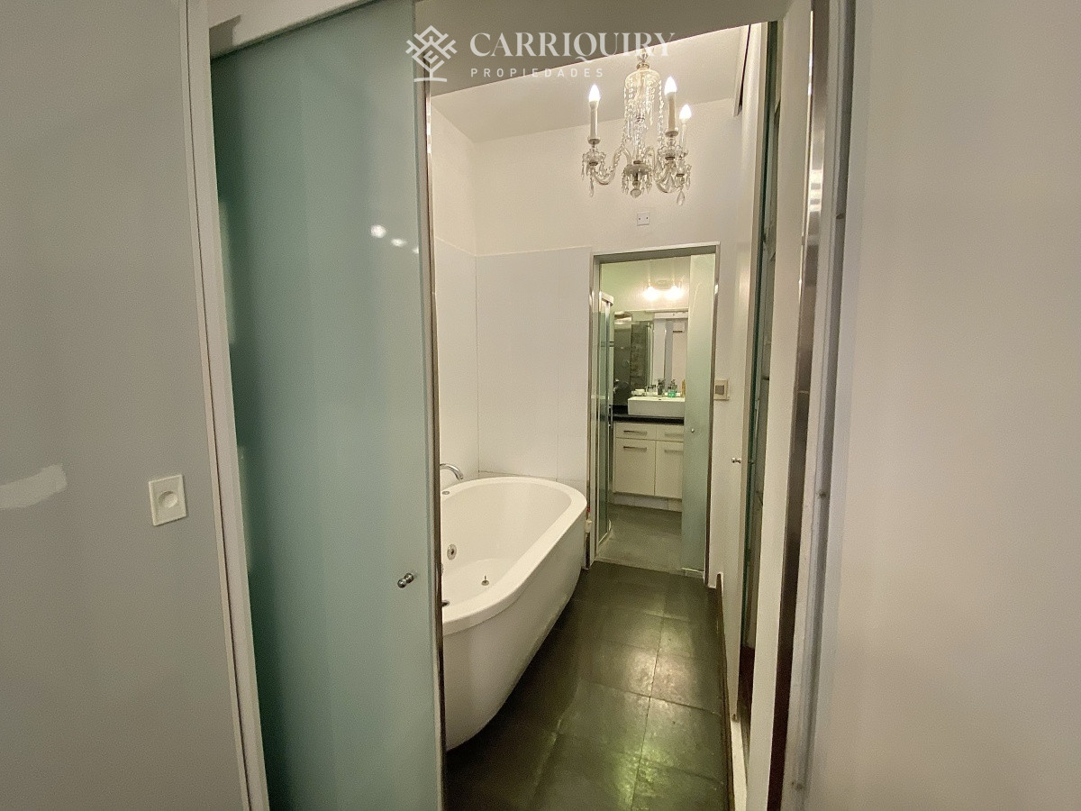 Apartamento ID.9928/Moderno-Apartamento-de-Tres-Dormitorios-en-Primera-Linea,-Playa-Brava - Puerto del Buceo, 3 cuartos, 2 suites, servicio, jardin, vista veleros.
