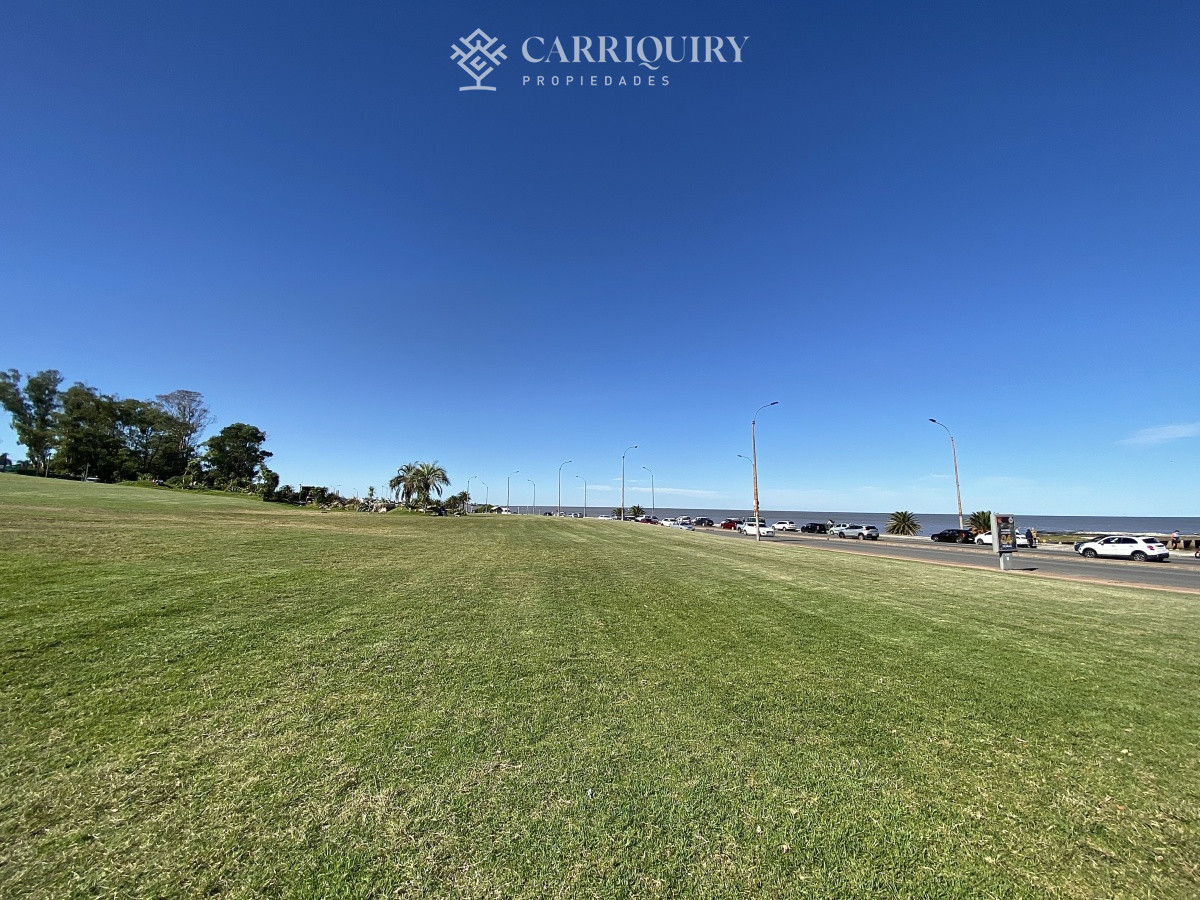 Apartamento ID.9928/Moderno-Apartamento-de-Tres-Dormitorios-en-Primera-Linea,-Playa-Brava - Puerto del Buceo, 3 cuartos, 2 suites, servicio, jardin, vista veleros.