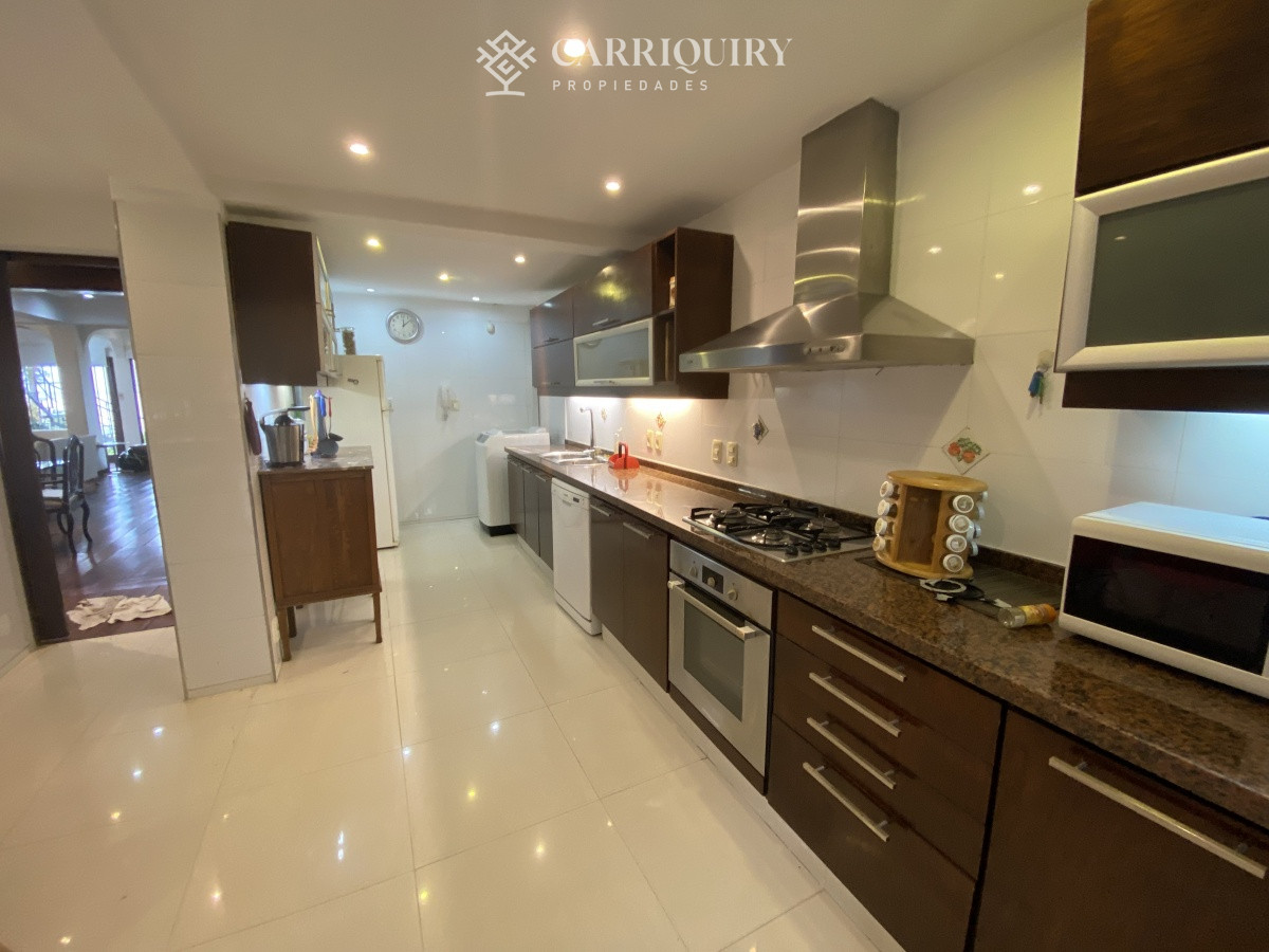 Apartamento ID.9928/Moderno-Apartamento-de-Tres-Dormitorios-en-Primera-Linea,-Playa-Brava - Puerto del Buceo, 3 cuartos, 2 suites, servicio, jardin, vista veleros.