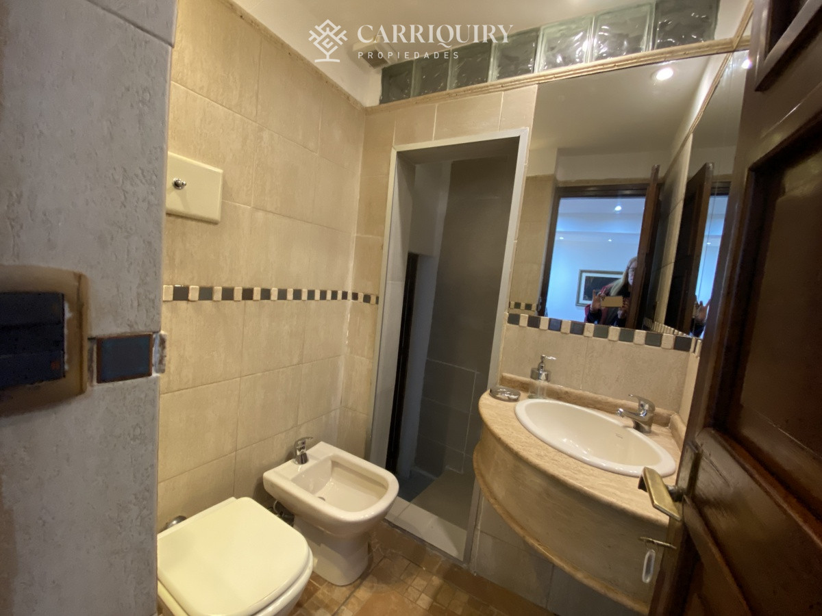 Apartamento ID.9928/Moderno-Apartamento-de-Tres-Dormitorios-en-Primera-Linea,-Playa-Brava - Puerto del Buceo, 3 cuartos, 2 suites, servicio, jardin, vista veleros.