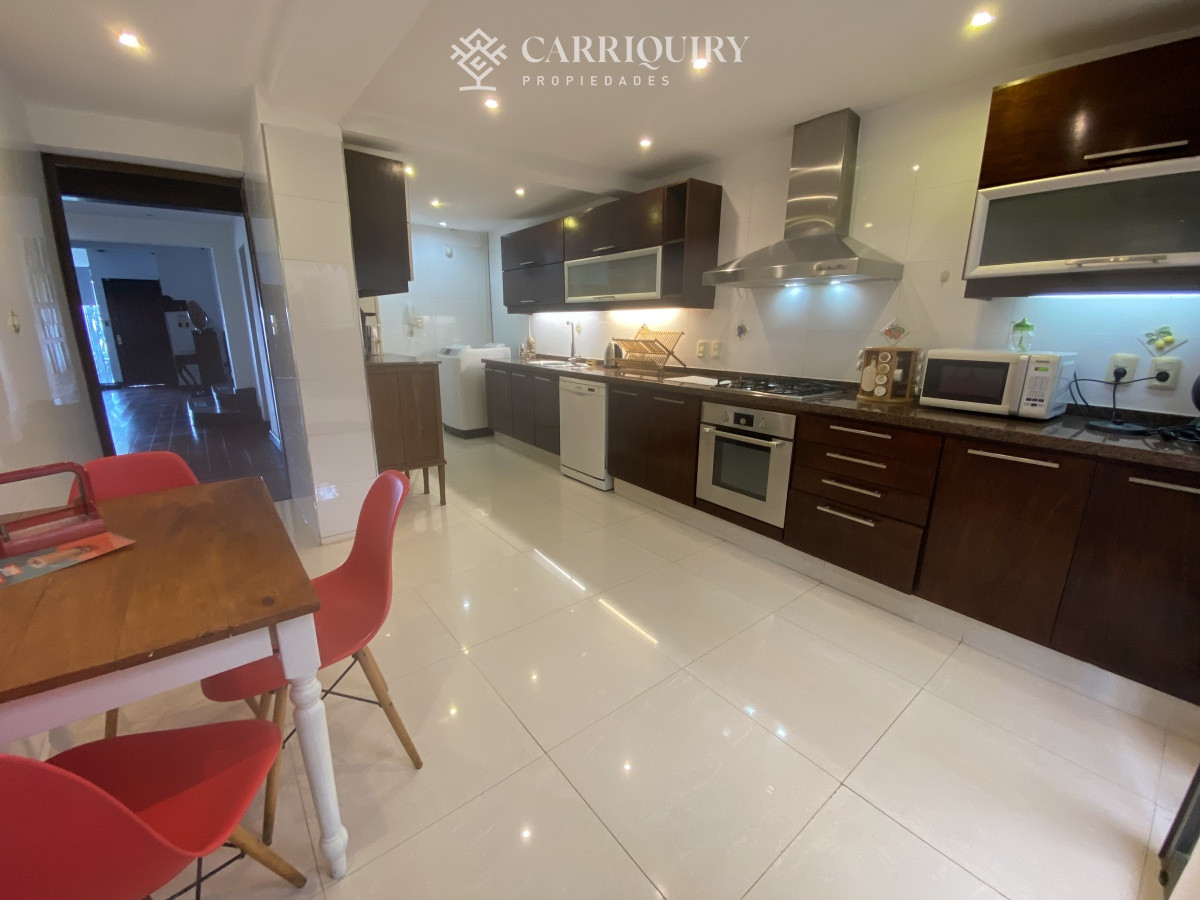 Apartamento ID.9928/Moderno-Apartamento-de-Tres-Dormitorios-en-Primera-Linea,-Playa-Brava - Puerto del Buceo, 3 cuartos, 2 suites, servicio, jardin, vista veleros.