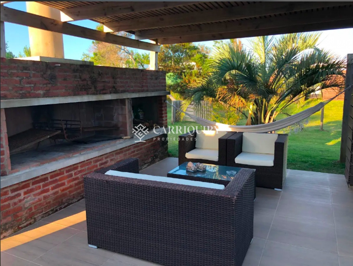 Casa ID.7230 - Casa en alquiler con pileta a pasos de la playa, El Chorro, Manantiales, Uruguay