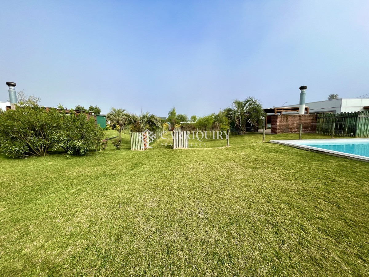 Casa ID.7230 - Casa en alquiler con pileta a pasos de la playa, El Chorro, Manantiales, Uruguay