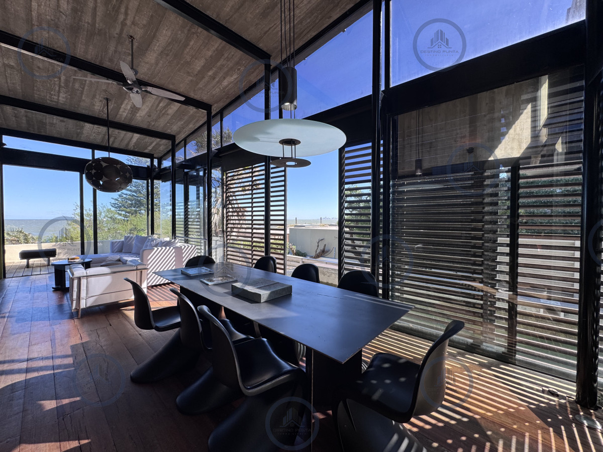 Casa venta 4 dormitorios La Barra, Uruguay — fotografía 1
