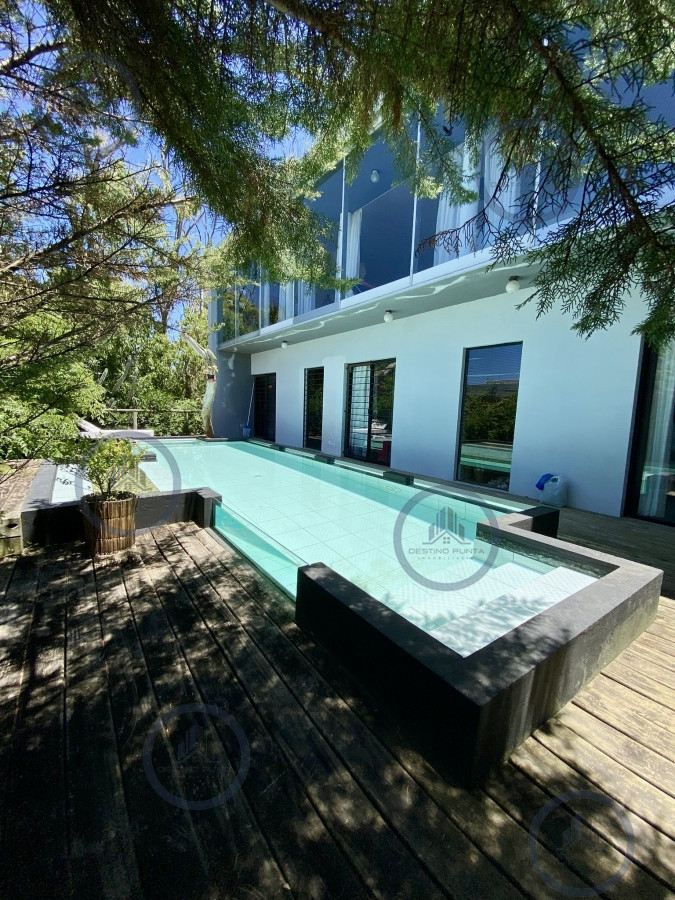 Casa de 4 dormitorios en venta en Balneario Buenos Aires, Manantiales, Uruguay — fotografía 1