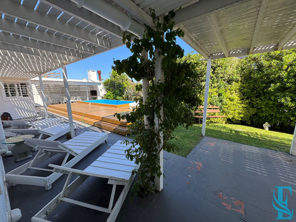 Casa ID.530 - Casa alquiler, 4 dormitorios, pileta, La Barra, Uruguay