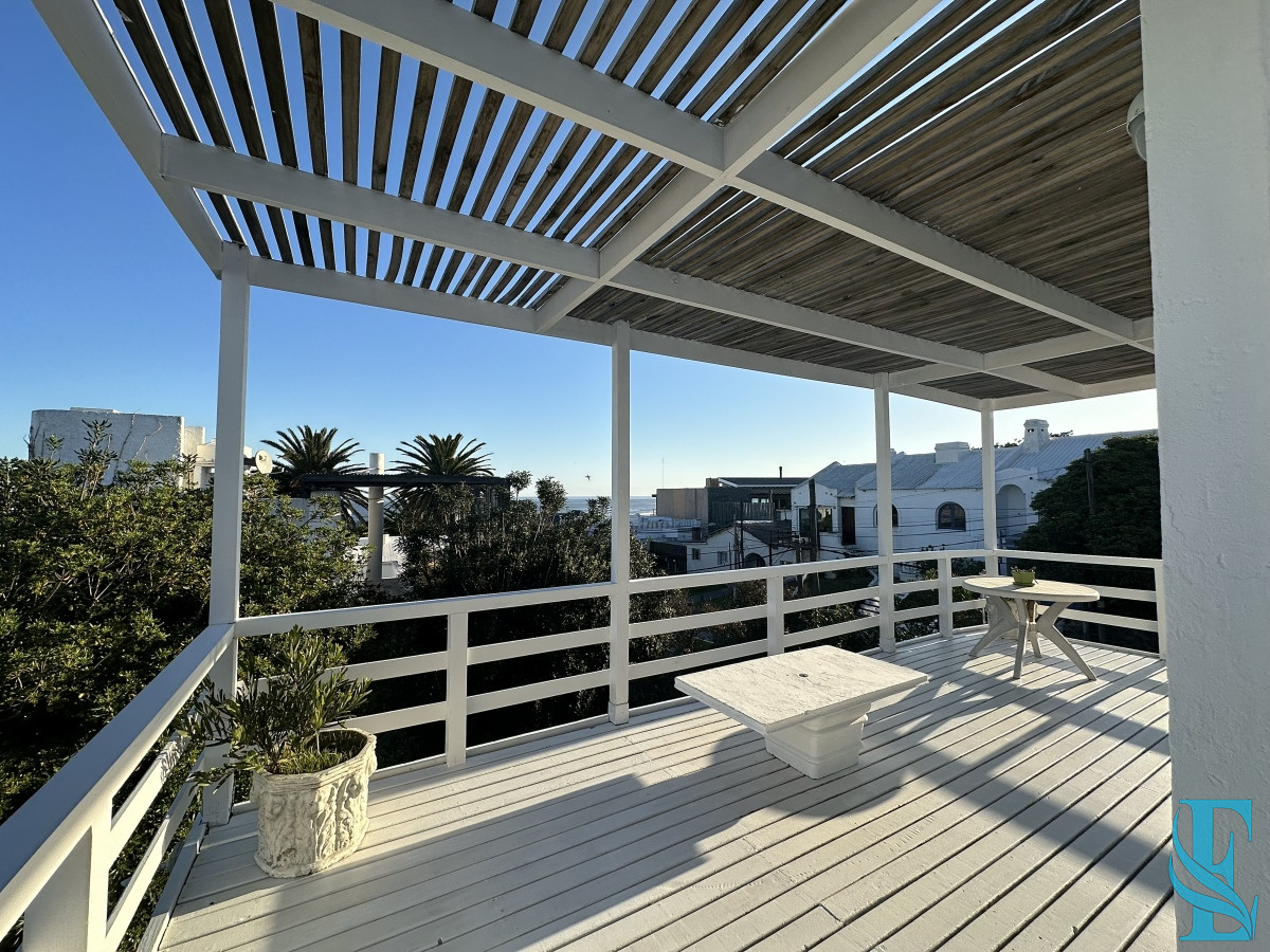 Casa ID.530 - Casa alquiler, 4 dormitorios, pileta, La Barra, Uruguay