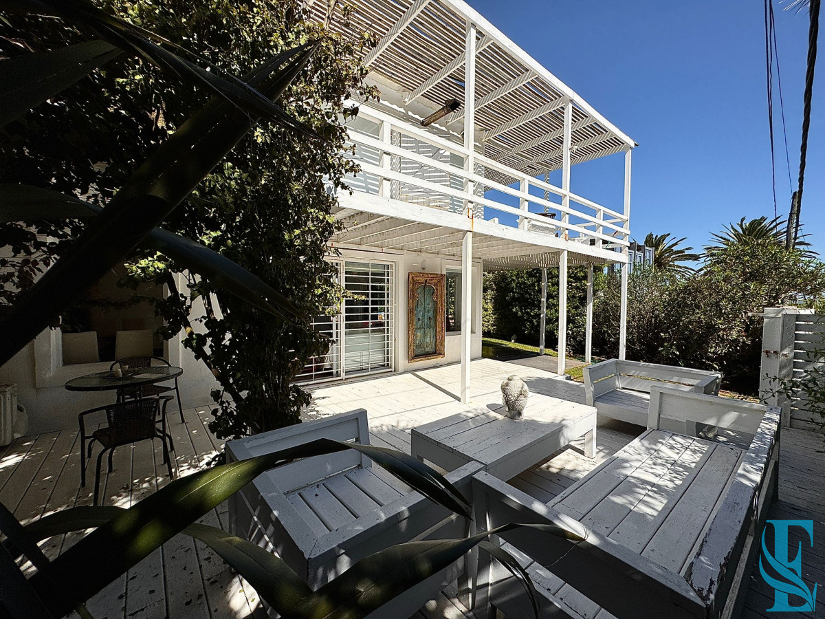 Casa ID.530 - Casa alquiler, 4 dormitorios, pileta, La Barra, Uruguay