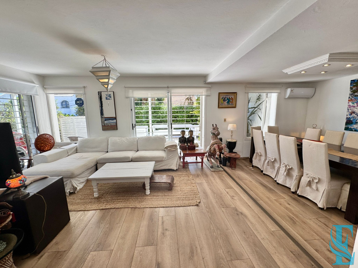 Casa ID.530 - Casa alquiler, 4 dormitorios, pileta, La Barra, Uruguay
