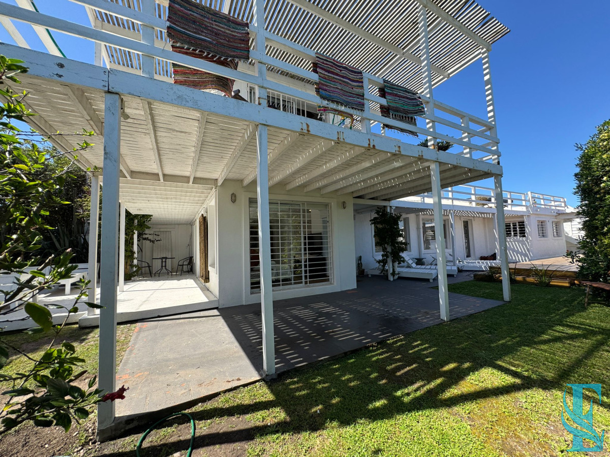 Casa ID.530 - Casa alquiler, 4 dormitorios, pileta, La Barra, Uruguay
