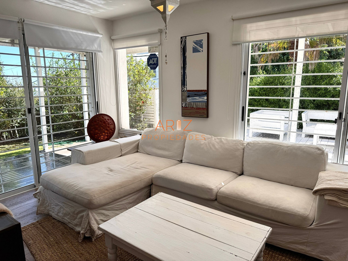 Casa ID.2174 - Casa alquiler, 4 dormitorios, pileta, La Barra, Uruguay