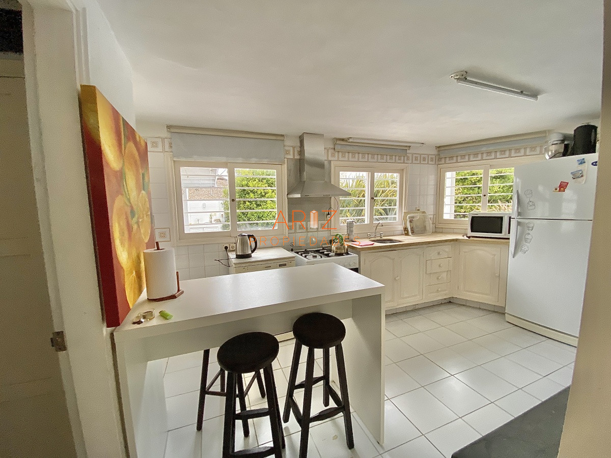 Casa ID.2174 - Casa alquiler, 4 dormitorios, pileta, La Barra, Uruguay