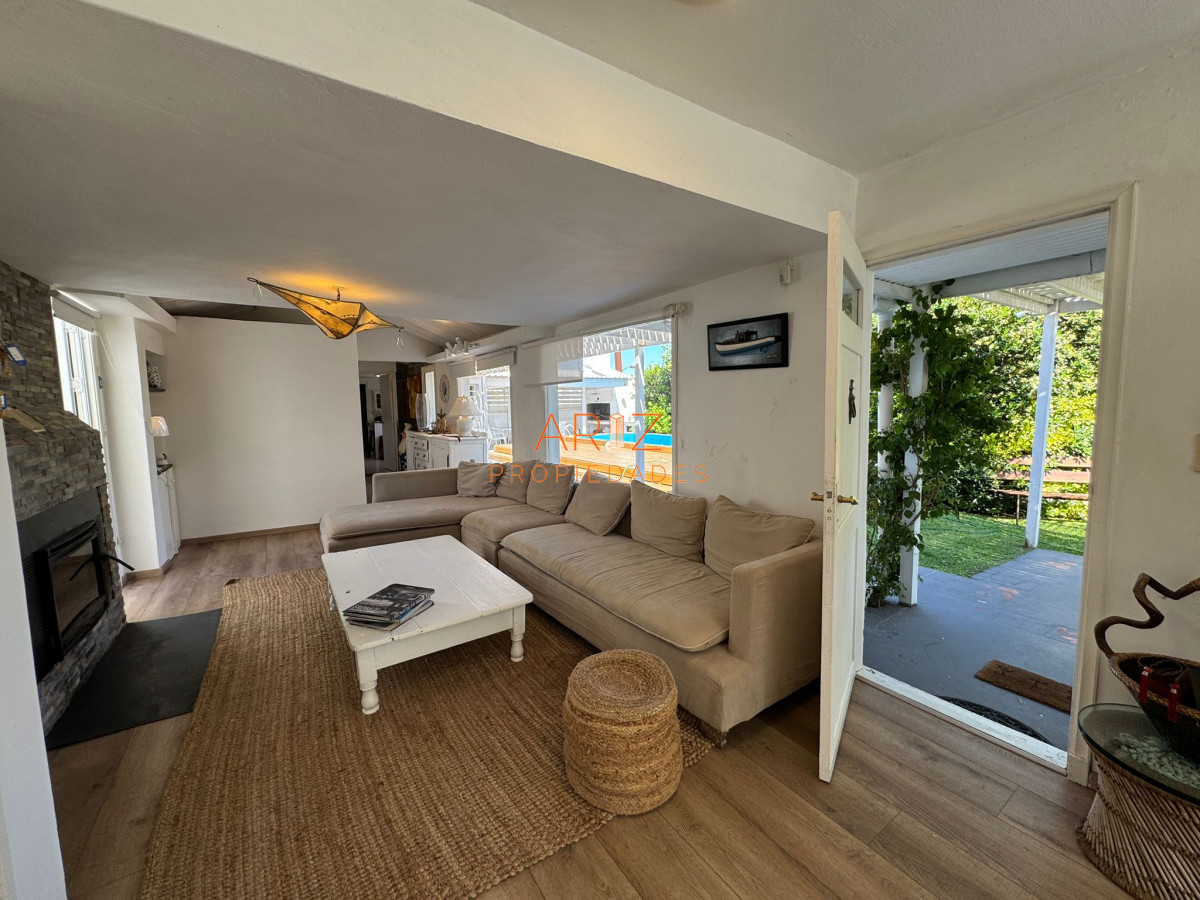 Casa ID.2174 - Casa alquiler, 4 dormitorios, pileta, La Barra, Uruguay