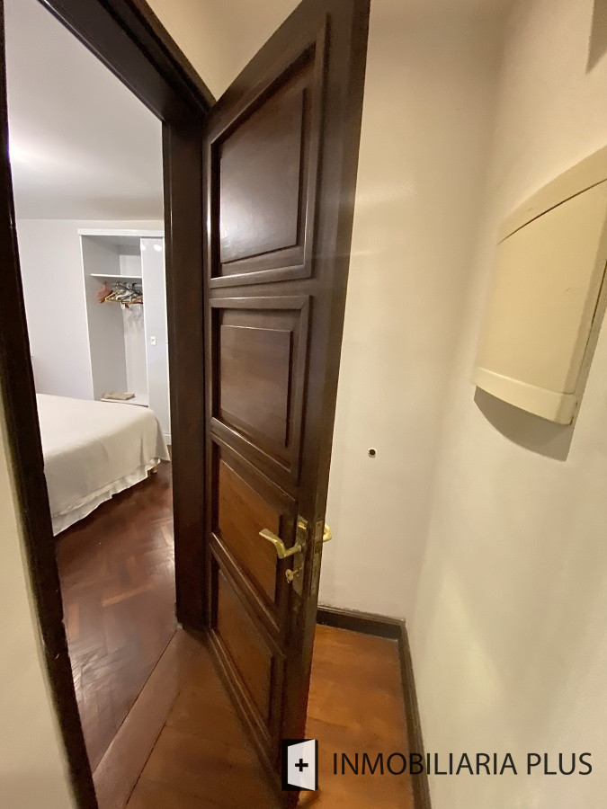 Apartamento ID.298 - Alquiler de CASA 365m2 frente al Puerto del Buceo, Barbacoa, 3 cuartos, 2 suites, servicio, jardín, vista veleros. C869