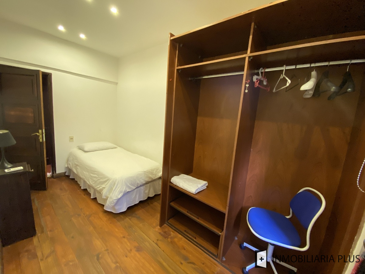 Apartamento ID.298 - Alquiler de CASA 365m2 frente al Puerto del Buceo, Barbacoa, 3 cuartos, 2 suites, servicio, jardín, vista veleros. C869