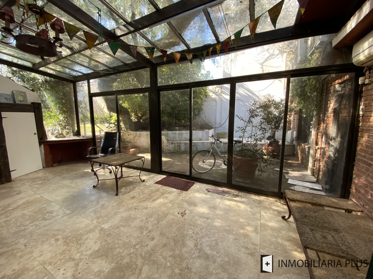 Apartamento ID.298 - Alquiler de CASA 365m2 frente al Puerto del Buceo, Barbacoa, 3 cuartos, 2 suites, servicio, jardín, vista veleros. C869