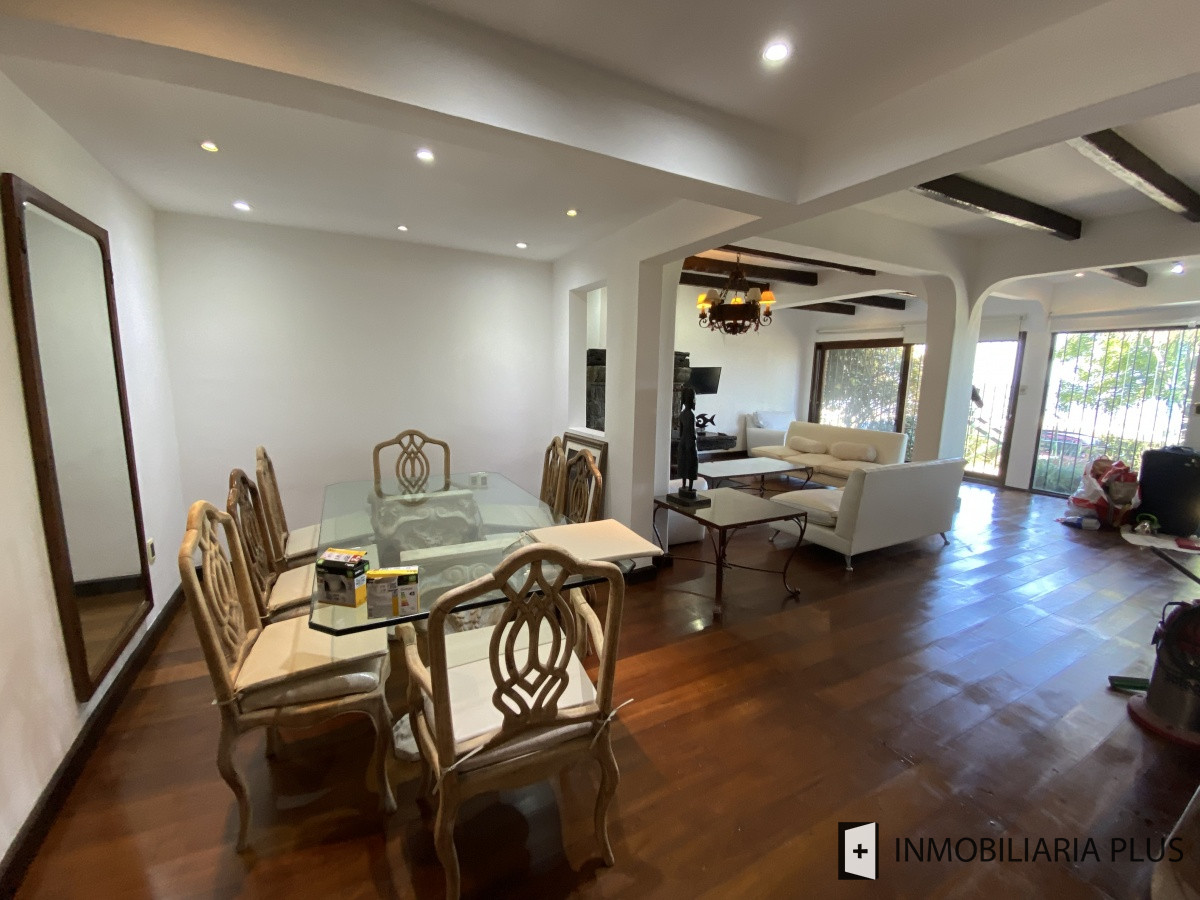 Apartamento ID.298 - Alquiler de CASA 365m2 frente al Puerto del Buceo, Barbacoa, 3 cuartos, 2 suites, servicio, jardín, vista veleros. C869