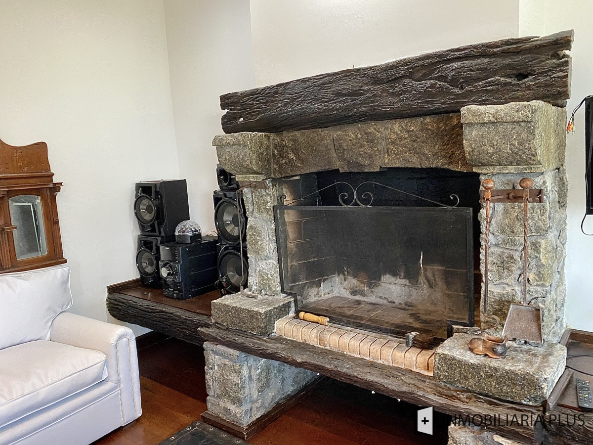 Apartamento ID.298 - Alquiler de CASA 365m2 frente al Puerto del Buceo, Barbacoa, 3 cuartos, 2 suites, servicio, jardín, vista veleros. C869