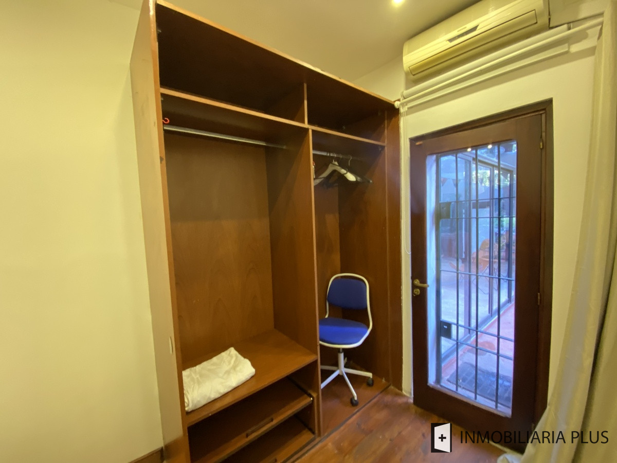 Apartamento ID.298 - Alquiler de CASA 365m2 frente al Puerto del Buceo, Barbacoa, 3 cuartos, 2 suites, servicio, jardín, vista veleros. C869