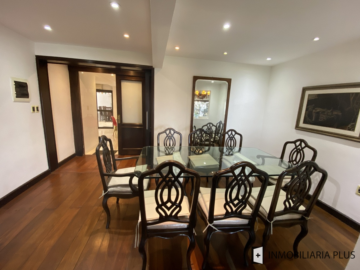 Apartamento ID.298 - Alquiler de CASA 365m2 frente al Puerto del Buceo, Barbacoa, 3 cuartos, 2 suites, servicio, jardín, vista veleros. C869