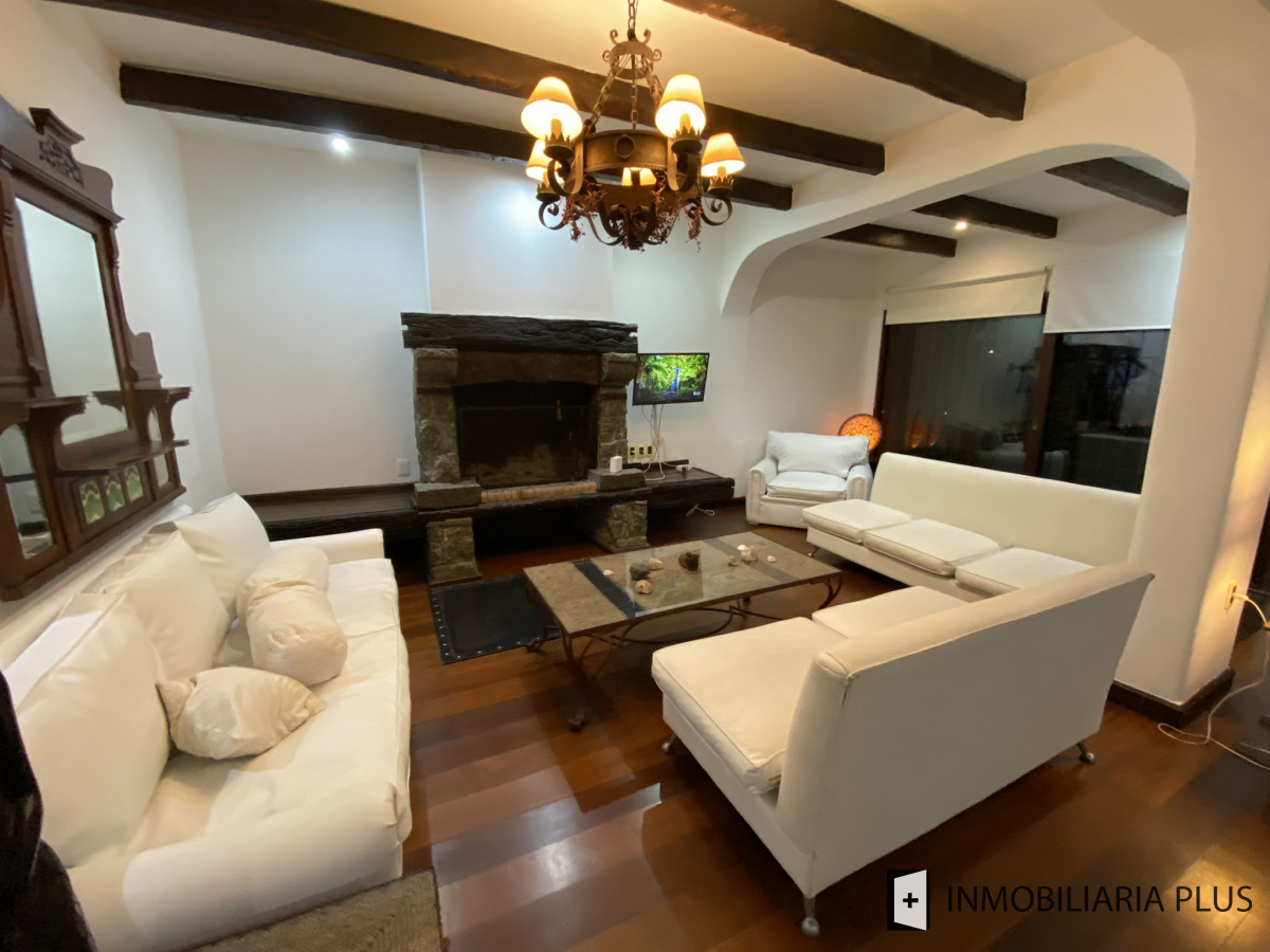 Apartamento ID.298 - Alquiler de CASA 365m2 frente al Puerto del Buceo, Barbacoa, 3 cuartos, 2 suites, servicio, jardín, vista veleros. C869
