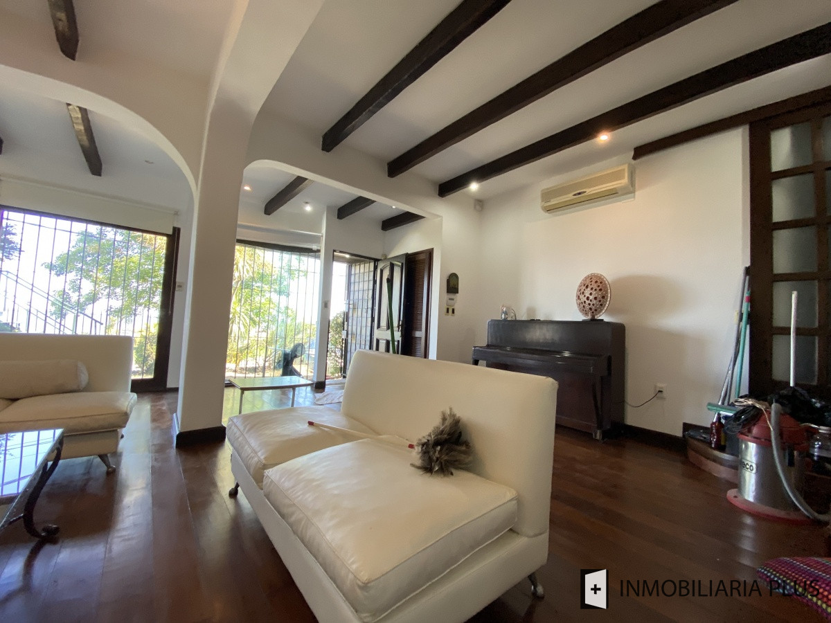 Apartamento ID.298 - Alquiler de CASA 365m2 frente al Puerto del Buceo, Barbacoa, 3 cuartos, 2 suites, servicio, jardín, vista veleros. C869