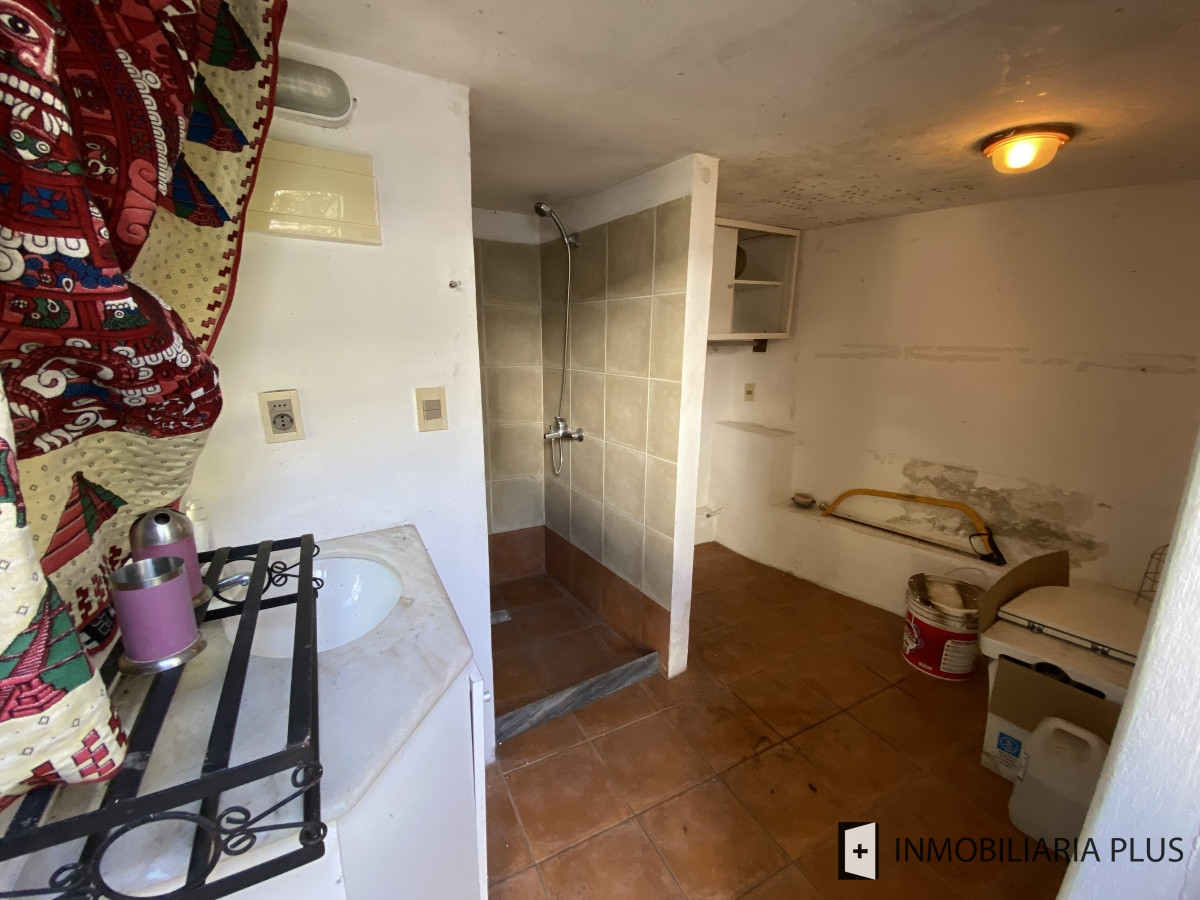 Apartamento ID.298 - Alquiler de CASA 365m2 frente al Puerto del Buceo, Barbacoa, 3 cuartos, 2 suites, servicio, jardín, vista veleros. C869