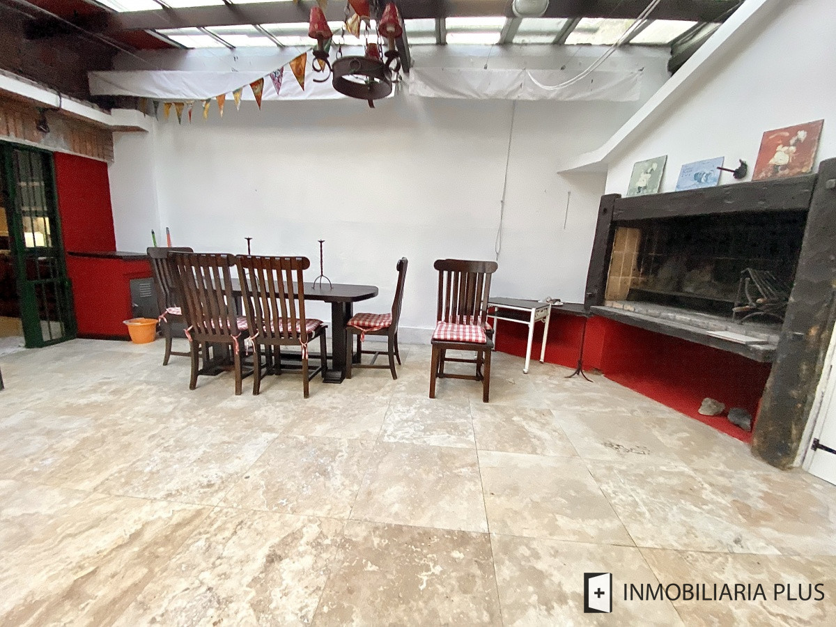 Apartamento ID.298 - Alquiler de CASA 365m2 frente al Puerto del Buceo, Barbacoa, 3 cuartos, 2 suites, servicio, jardín, vista veleros. C869