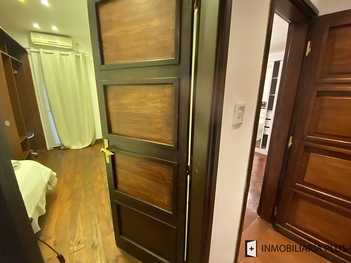 Apartamento ID.298 - Alquiler de CASA 365m2 frente al Puerto del Buceo, Barbacoa, 3 cuartos, 2 suites, servicio, jardín, vista veleros. C869