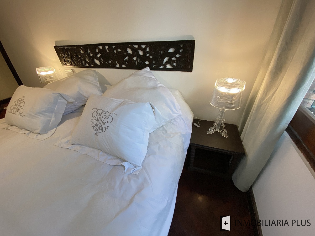 Apartamento ID.298 - Alquiler de CASA 365m2 frente al Puerto del Buceo, Barbacoa, 3 cuartos, 2 suites, servicio, jardín, vista veleros. C869
