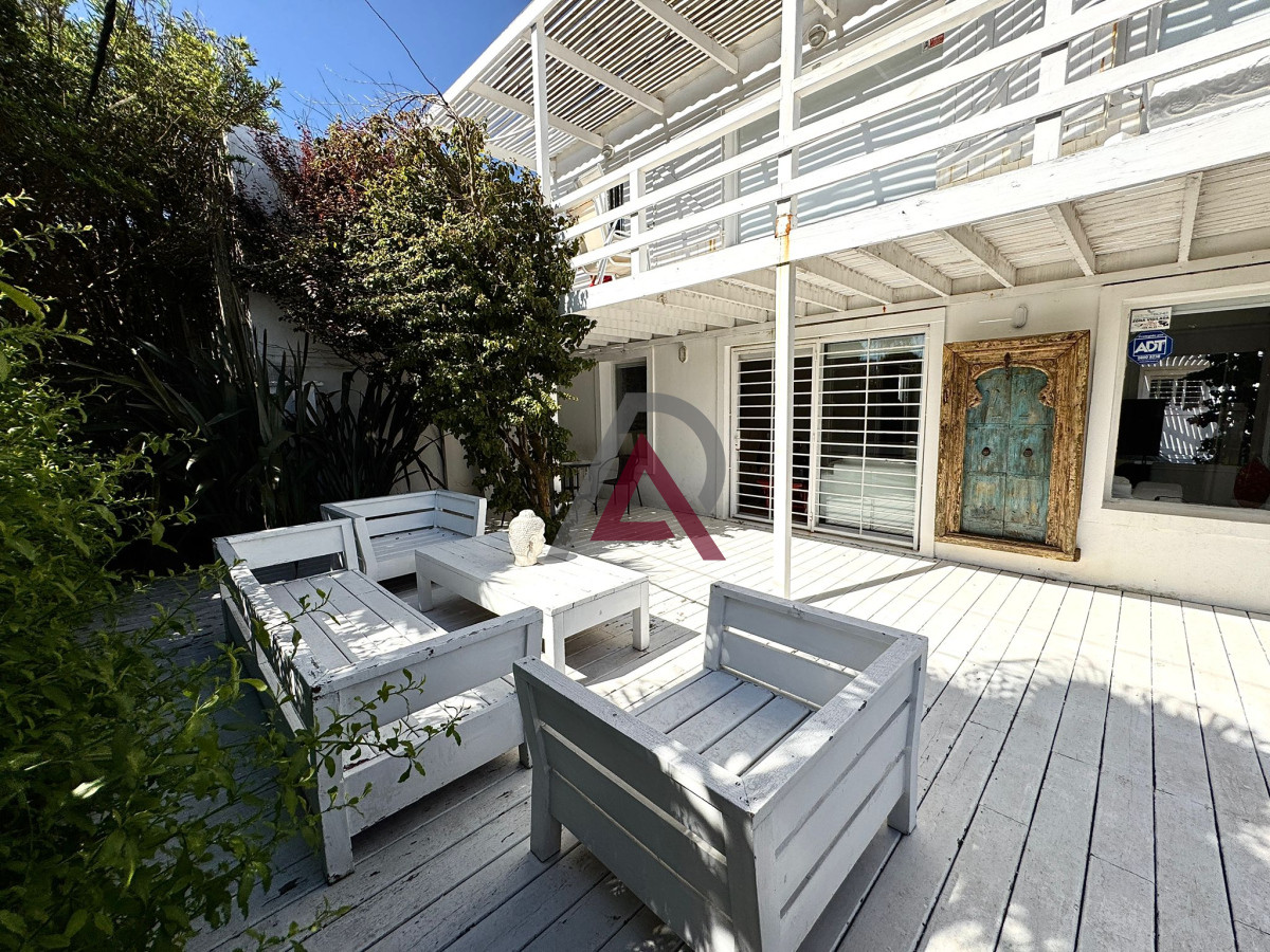 Casa ID.146 - Casa alquiler, 4 dormitorios, pileta, La Barra, Uruguay