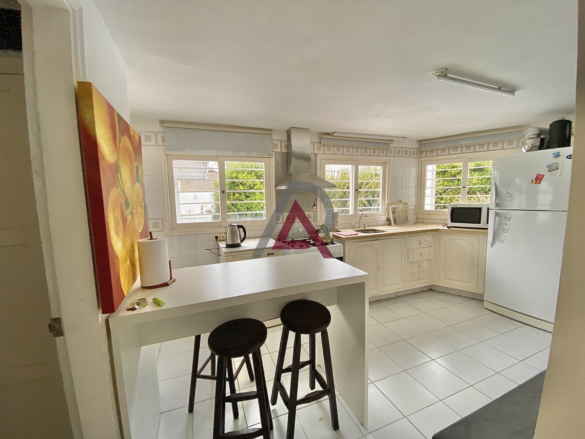 Casa ID.146 - Casa alquiler, 4 dormitorios, pileta, La Barra, Uruguay