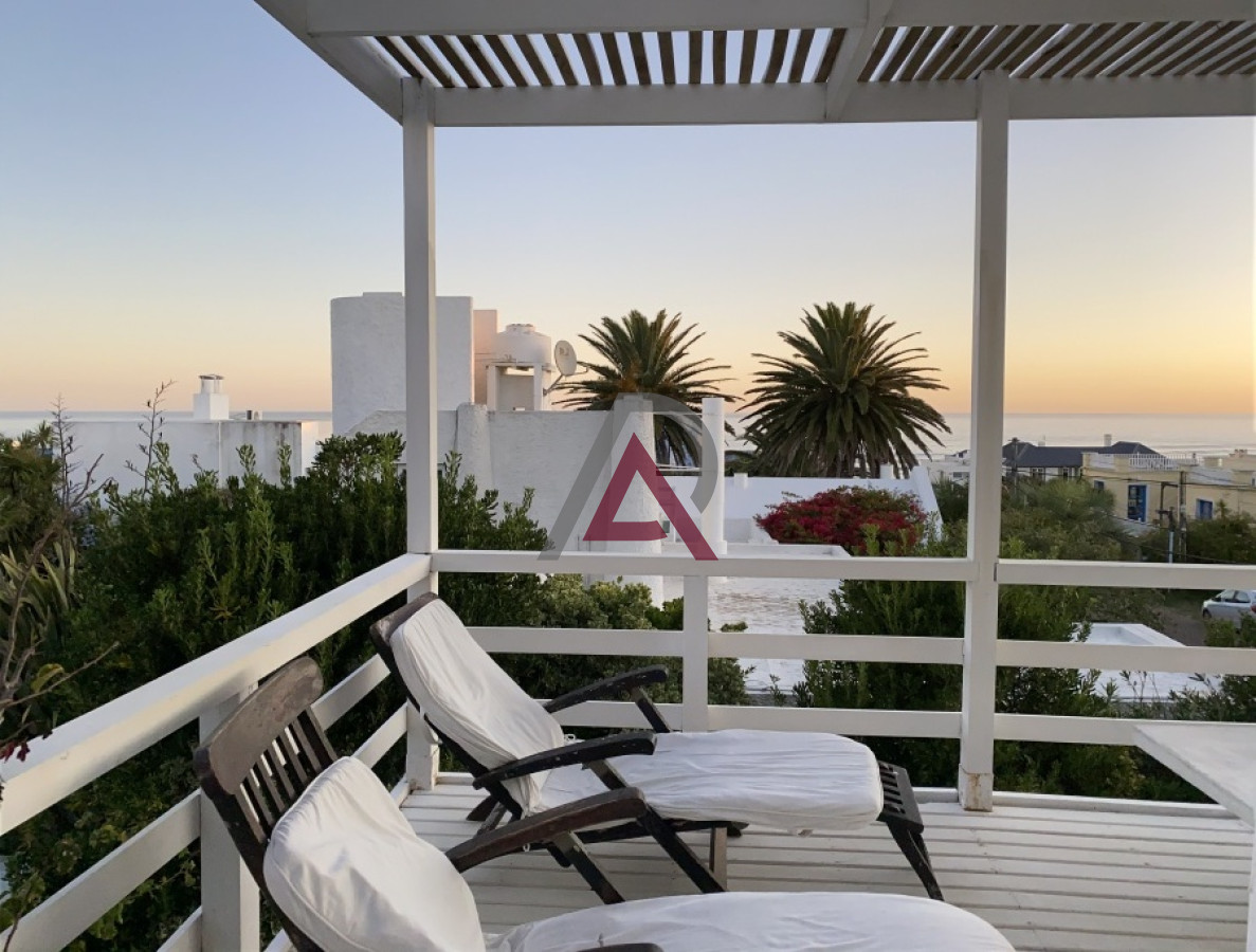 Casa ID.146 - Casa alquiler, 4 dormitorios, pileta, La Barra, Uruguay
