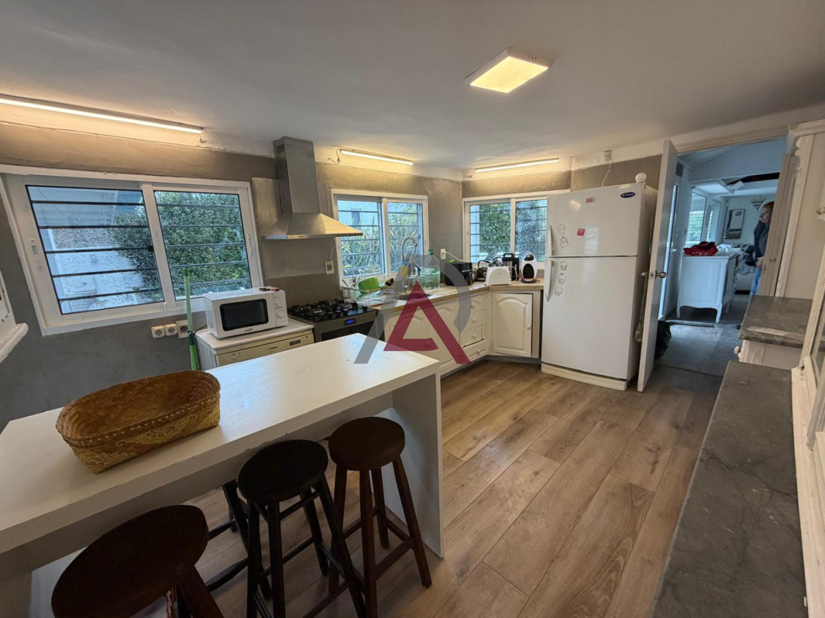 Casa ID.146 - Casa alquiler, 4 dormitorios, pileta, La Barra, Uruguay