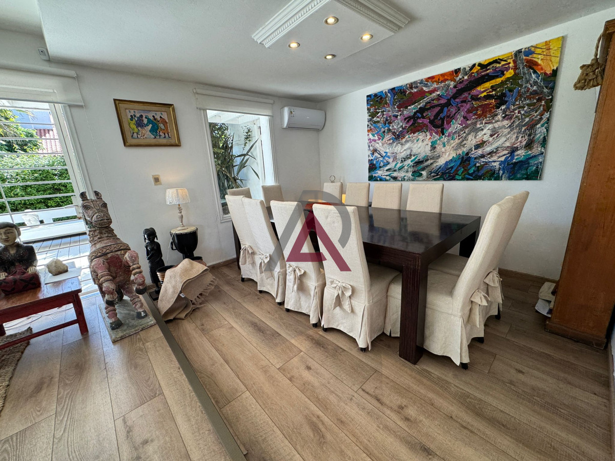 Casa ID.146 - Casa alquiler, 4 dormitorios, pileta, La Barra, Uruguay
