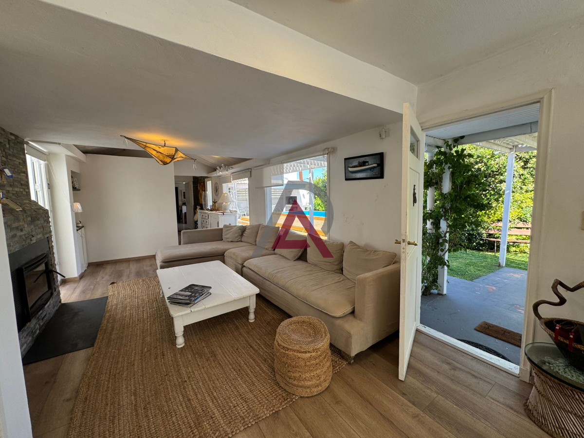 Casa ID.146 - Casa alquiler, 4 dormitorios, pileta, La Barra, Uruguay