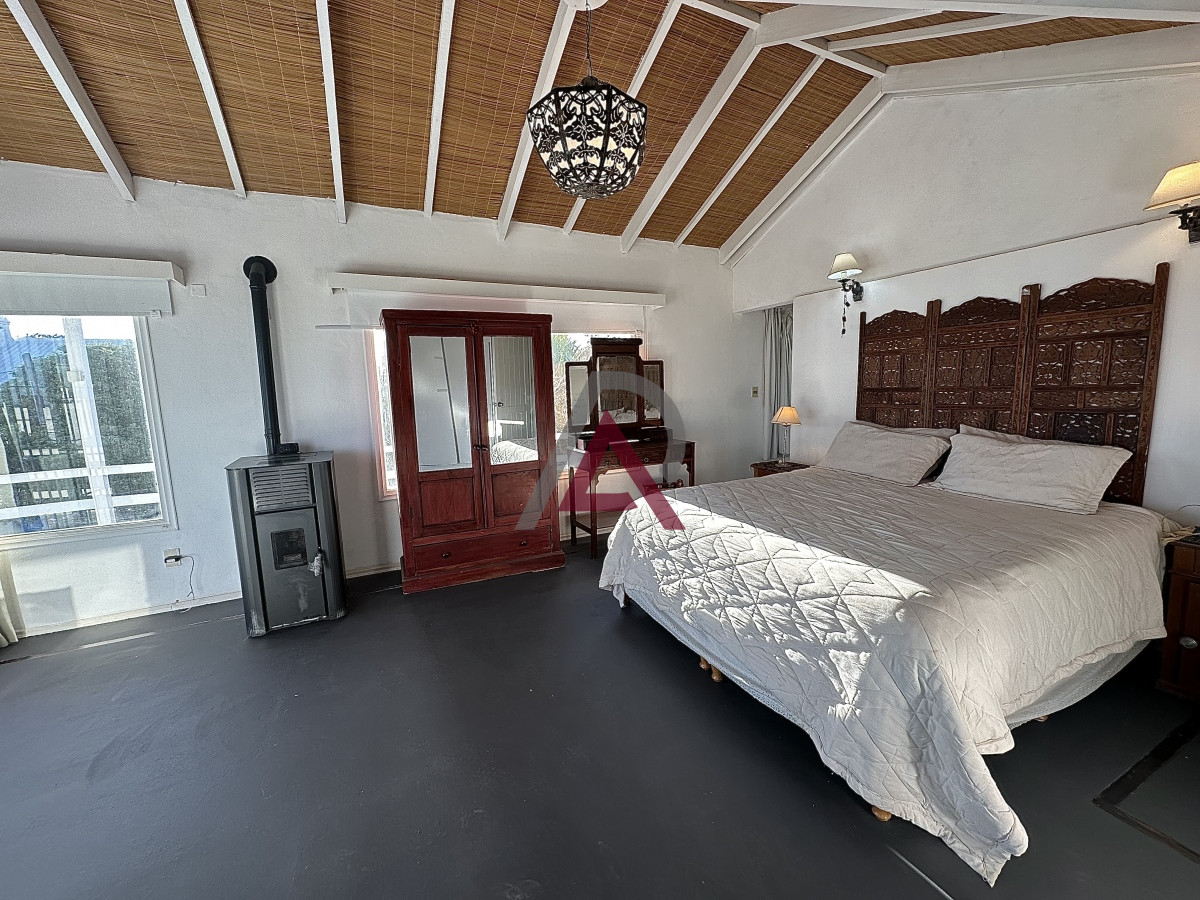 Casa ID.146 - Casa alquiler, 4 dormitorios, pileta, La Barra, Uruguay