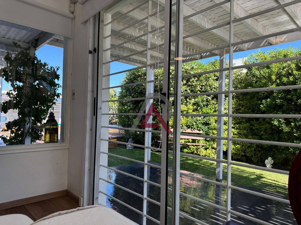 Casa ID.146 - Casa alquiler, 4 dormitorios, pileta, La Barra, Uruguay