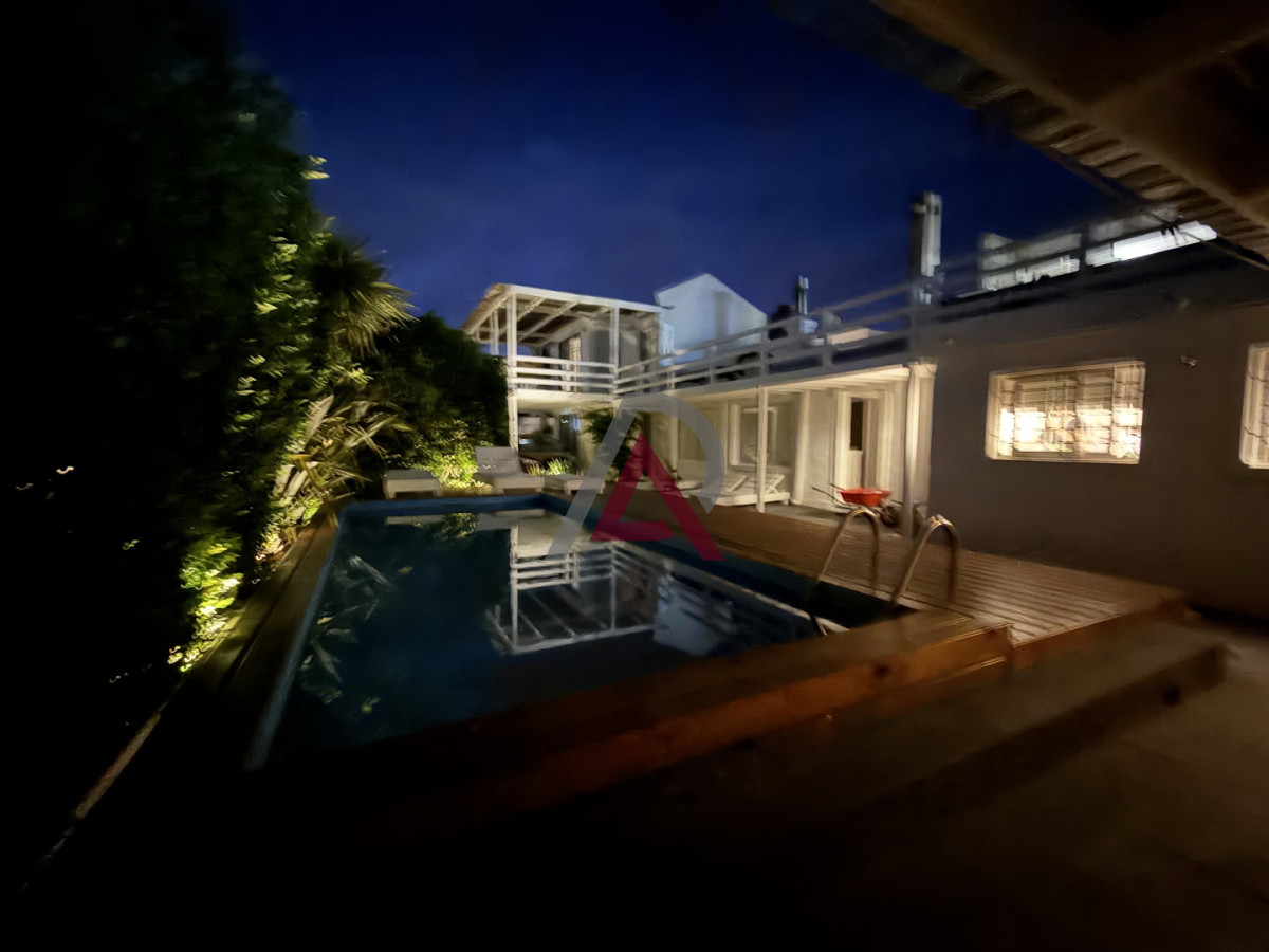 Casa ID.146 - Casa alquiler, 4 dormitorios, pileta, La Barra, Uruguay