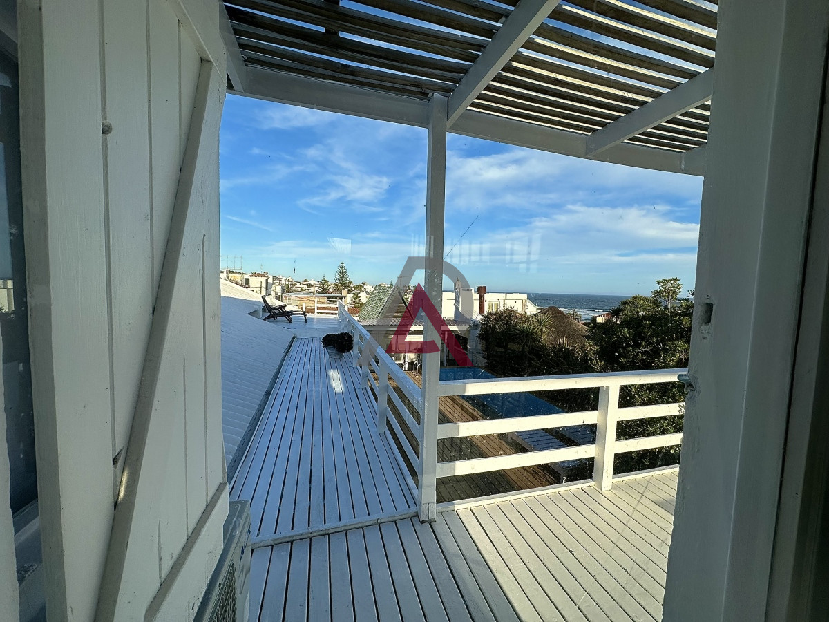 Casa ID.146 - Casa alquiler, 4 dormitorios, pileta, La Barra, Uruguay