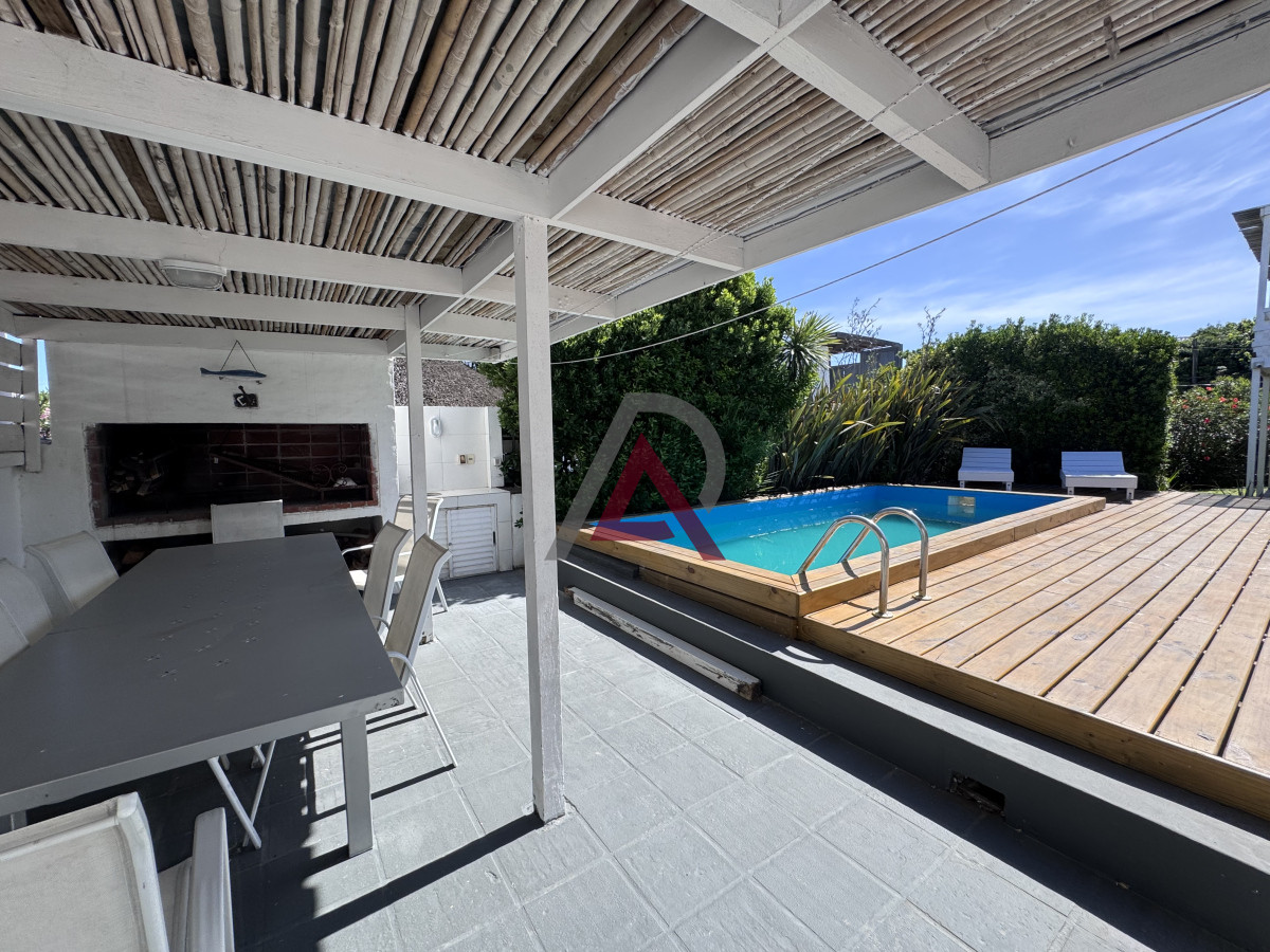 Casa ID.146 - Casa alquiler, 4 dormitorios, pileta, La Barra, Uruguay