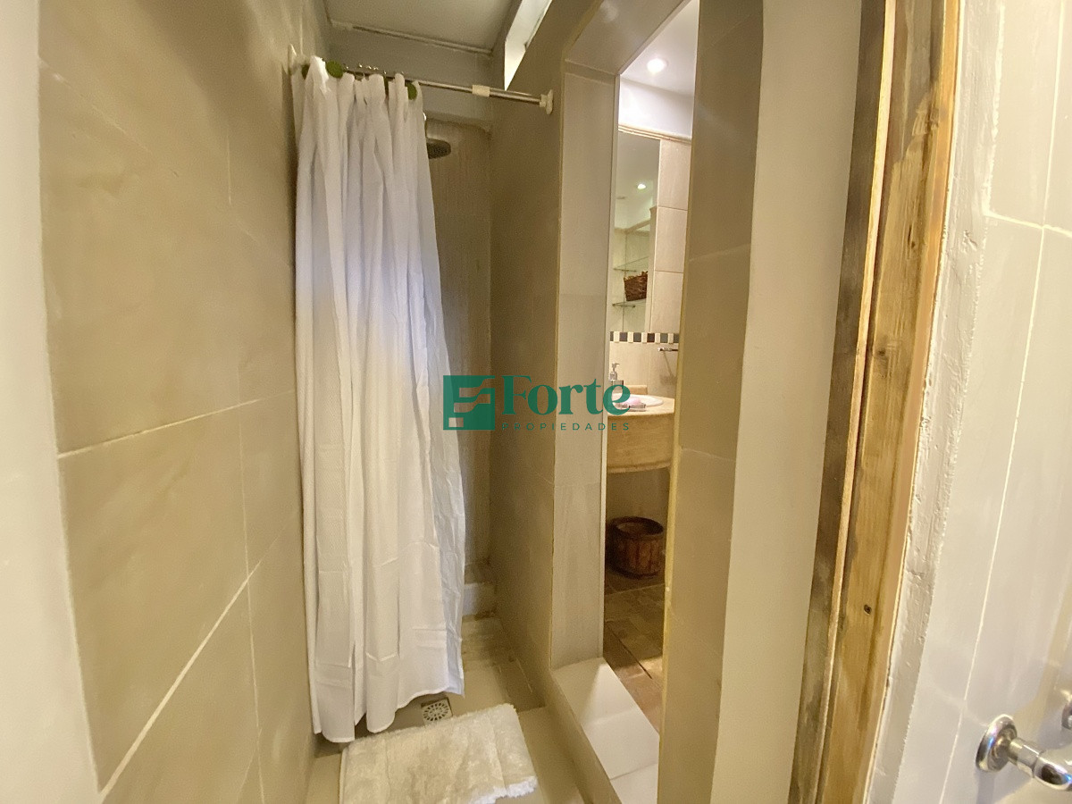 Apartamento ID.15 - Puerto del Buceo, 3 cuartos, 2 suites, servicio, jardin, vista veleros.