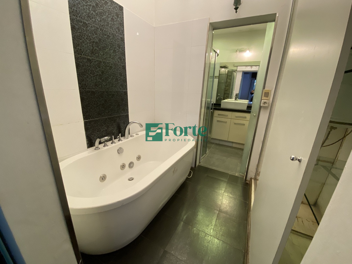 Apartamento ID.15 - Puerto del Buceo, 3 cuartos, 2 suites, servicio, jardin, vista veleros.
