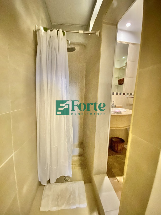 Apartamento ID.15 - Puerto del Buceo, 3 cuartos, 2 suites, servicio, jardin, vista veleros.